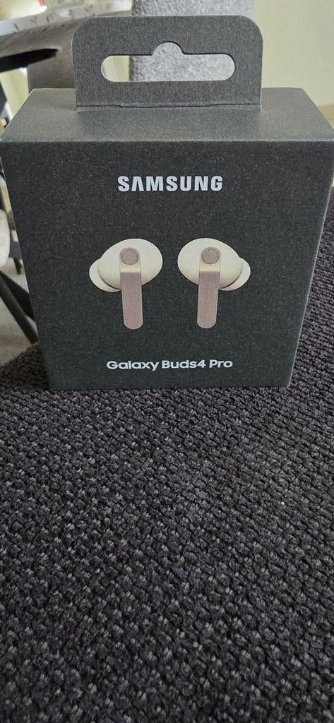 Galaxy Buds4 Pro Pink Gold Online Exclusive Nieuw, Telecommunicatie, Mobiele telefoons | Oordopjes, Ophalen, In gehoorgang (in-ear)