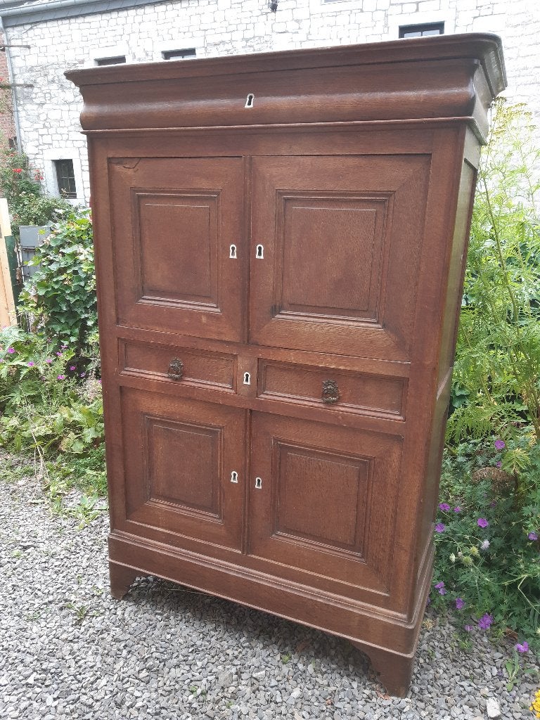 Armoire en chêne, Enlèvement