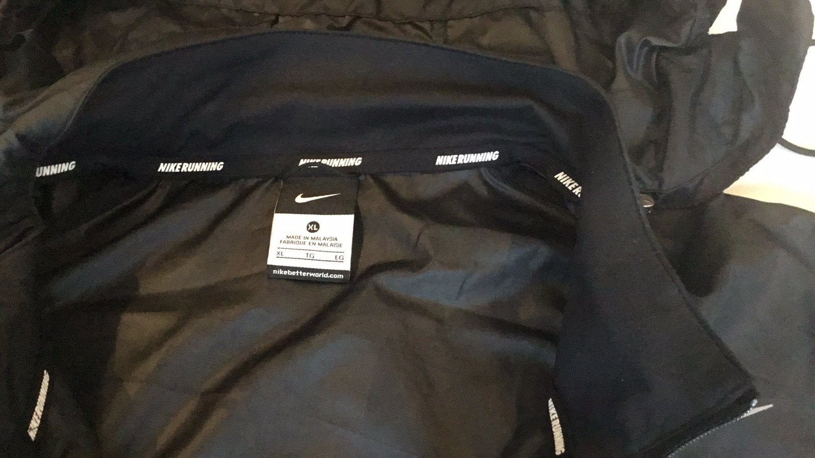 Nouvelle veste de course Nike XL, Enlèvement ou Envoi, Neuf, Taille 56/58 (XL), Noir