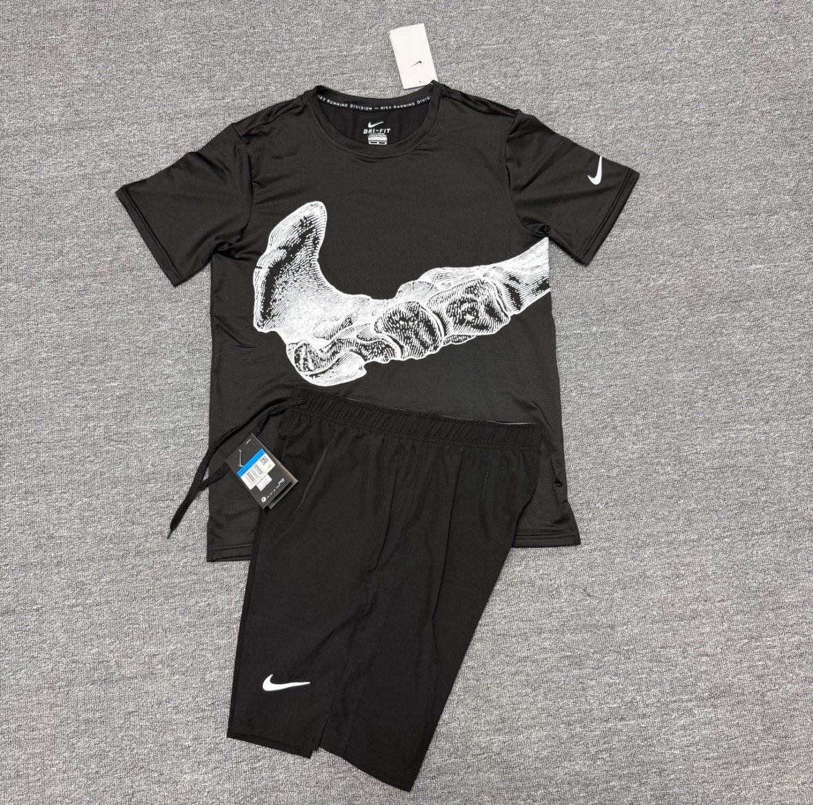 Nike Miller, Kleding | Heren, T-shirts, Ophalen, Nieuw, Maat 52/54 (L), Zwart