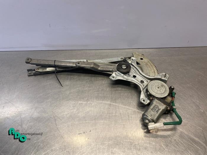 Mécanique vitre 4portes avant droite d'un Toyota Corolla (C, -, 3 mois de garantie, Toyota, Utilisé
