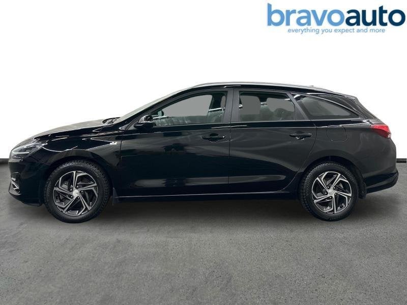 Hyundai i30 SW MHEV AT Comfort | winter pack & extra tyres, Autos, Hyundai, Electronic Stability Program (ESP), 118 g/km, Achat