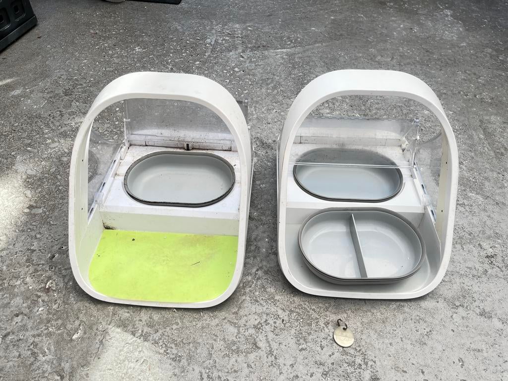 Sureflap voederbak, Ophalen of Verzenden, Gebruikt