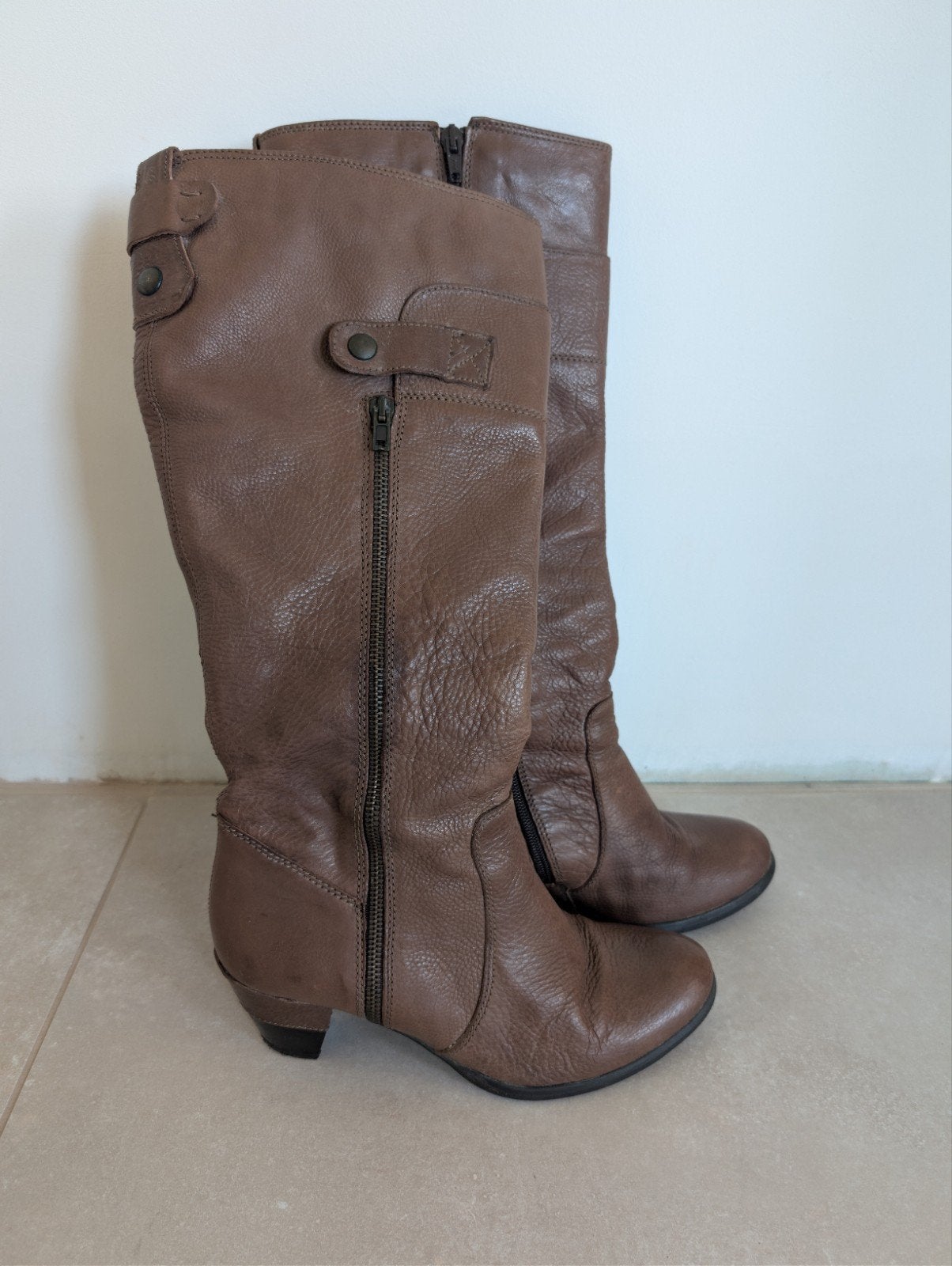 Bruine hoge leren laarzen met hak - Maat 38, Enlèvement ou Envoi, Brun, Bottes hautes, YKX & Co.