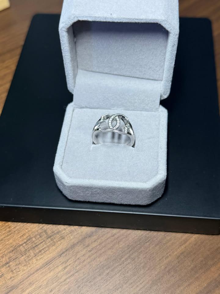Bague Neuve Gucci GG Diamants Naturels OR 18k Certificat, Handtassen en Accessoires, Ringen, Ophalen, Nieuw, Met edelsteen, Goud