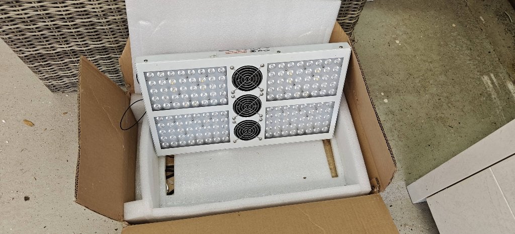 Led groeilamp, Enlèvement, Comme neuf, Lampe de croissance