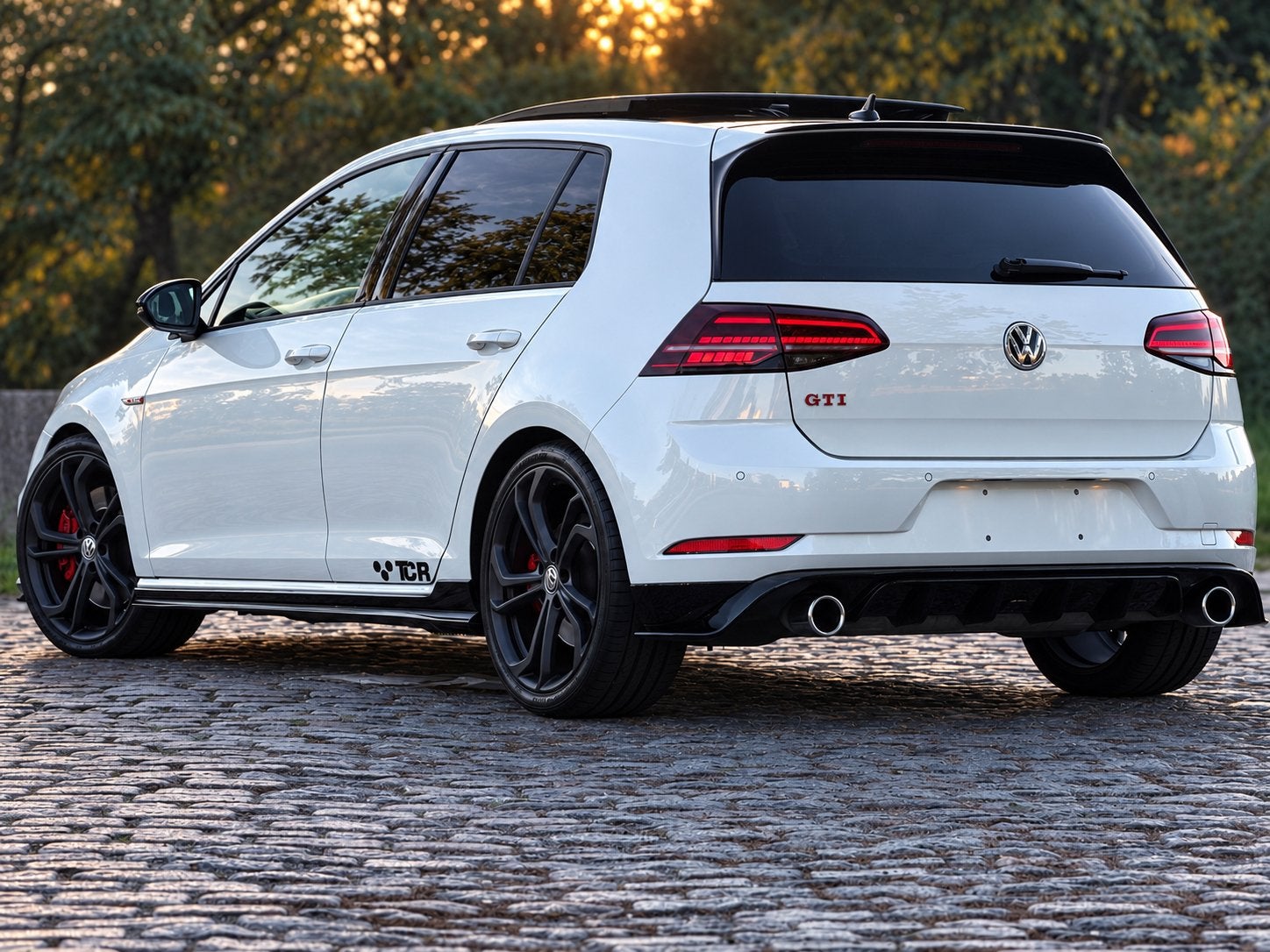 Golf 7 GTI/TCR 400 Pk!, Auto's, Monovolume, Euro 6, 4 cilinders, Wit