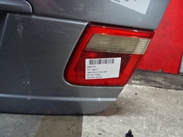 PANNEAU ARRIÈRE DROIT AVEC LAMPE 3 serie Touring (E46 / 3), Mevr. I. Hauben, Utilisé, BMW, Rue de l'Espoir 34 34
4030  GRIVEGNÉE, BE