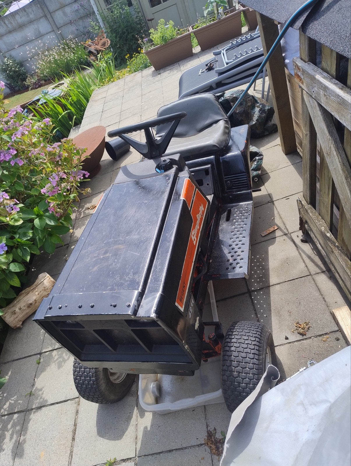 Zitmaaier / tuintrekker tekoop, Enlèvement