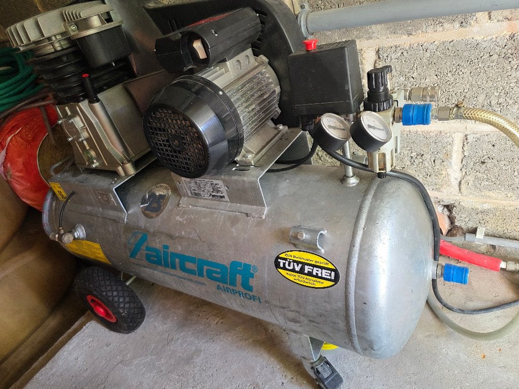 Compressor voor vliegtuigen, Doe-het-zelf en Bouw, Ophalen, Gebruikt, 6 tot 10 bar, 25 tot 100 liter