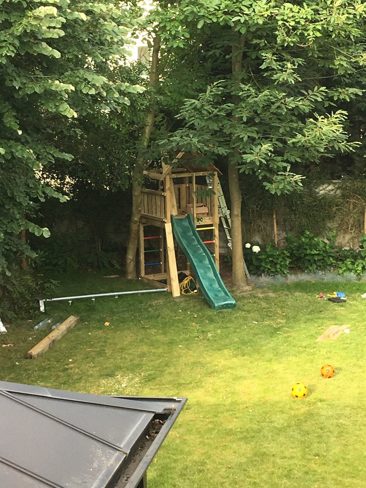 Schommel en speelhuis + glijbaan, Kinderen en Baby's, Speelgoed | Buiten | Speeltoestellen, Ophalen, Gebruikt, Schommel, Aanbouwonderdeel