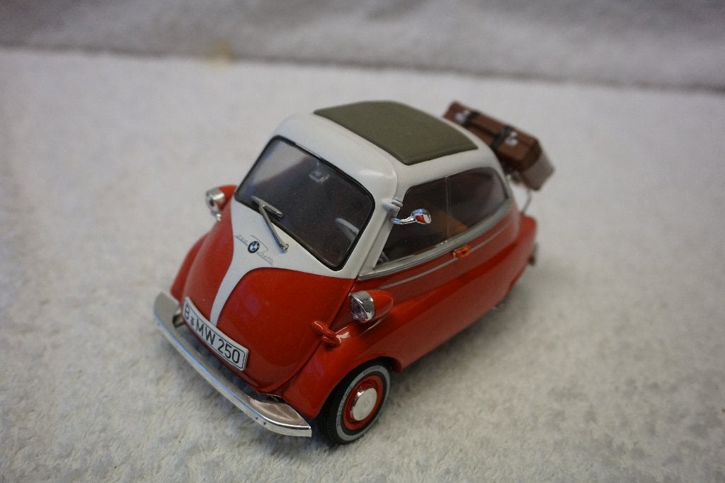 BMW Isetta 250, avec porte-bagages et étuis/ 1:18 Revell, Enlèvement ou Envoi, Utilisé, Voiture, Revell