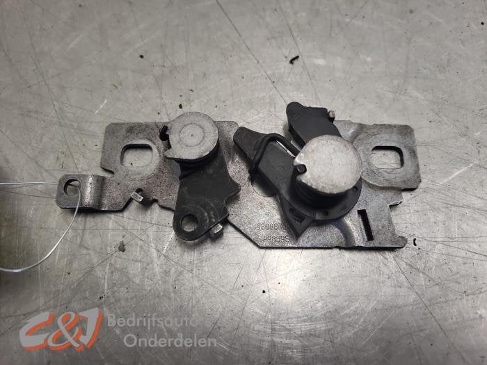 Mécanique de verrouillage capot d'un Opel Vivaro, Autos : Pièces & Accessoires, -, Opel, 3 mois de garantie, Utilisé