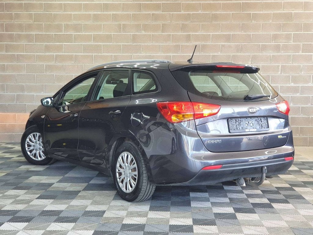 Kia Ceed / cee'd 1.4 DIESEL 90CV BREAK || FULL CARNET ||, Voorwielaandrijving, Euro 5, Stof, Gebruikt