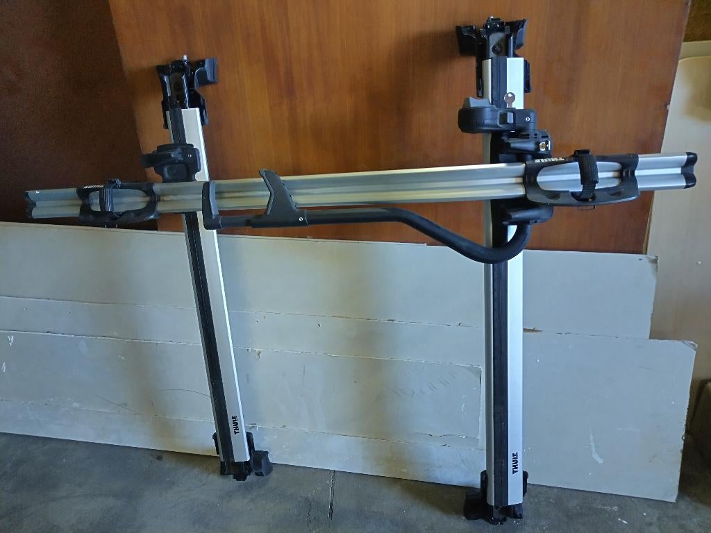 Thule dakdragers met Thule proride 591 fietsendrager, Auto diversen, Dakdragers, Ophalen, Gebruikt