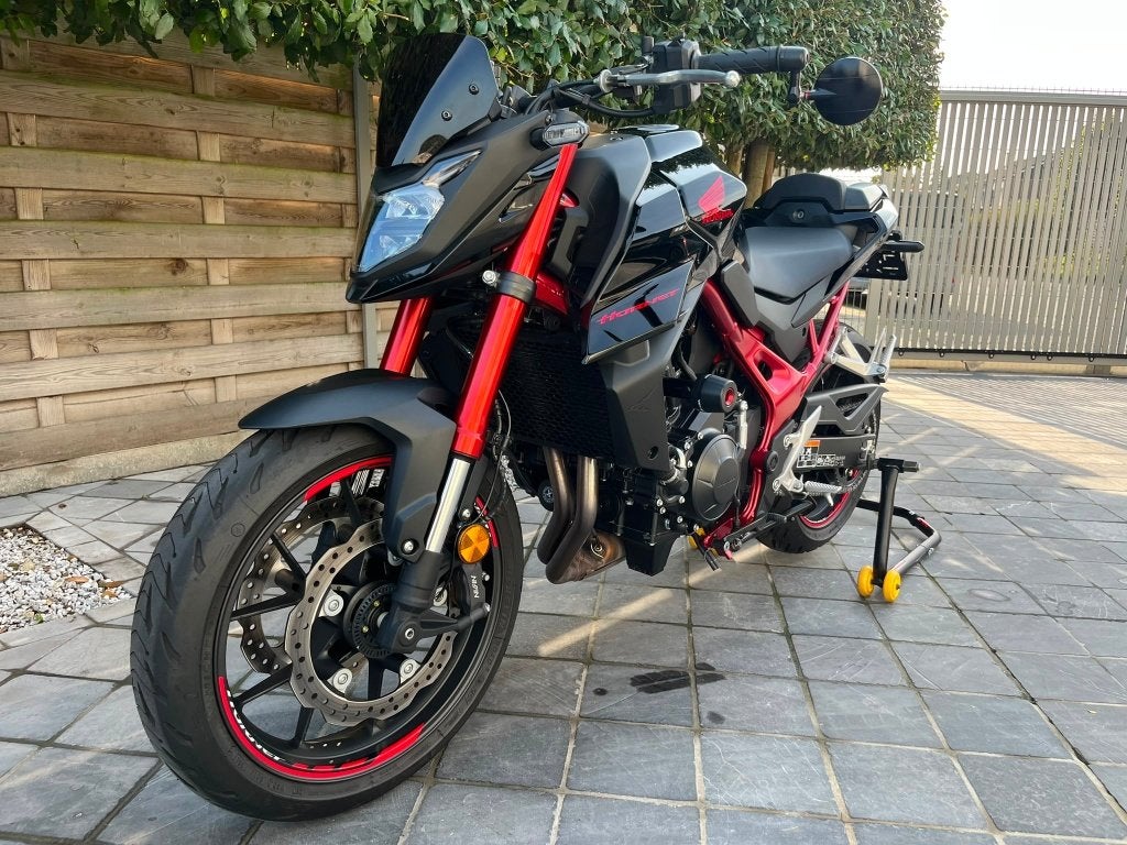 Honda Hornet 3700KM *carbon**akrapovic** quik shifter*35KW**, Motoren, 2 cilinders, Nieuw, Bedrijf, LED Verlichting