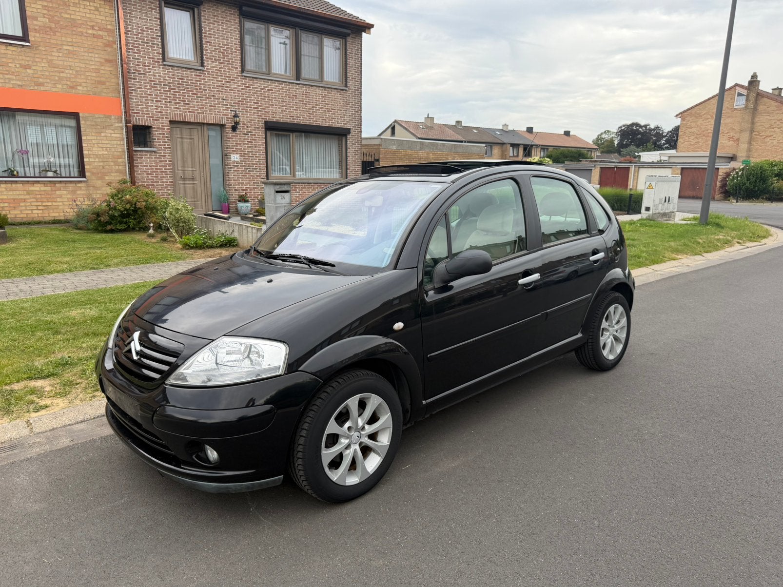 Citroën C3 1.4 essence édition exclusive toit ouvrant, Achat, Beige, Boîte manuelle, Entretenue par le concessionnaire