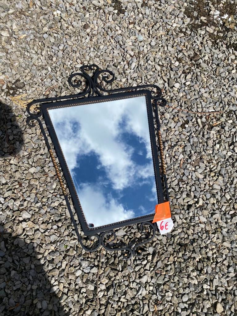 Joli miroir art-déco, Enlèvement