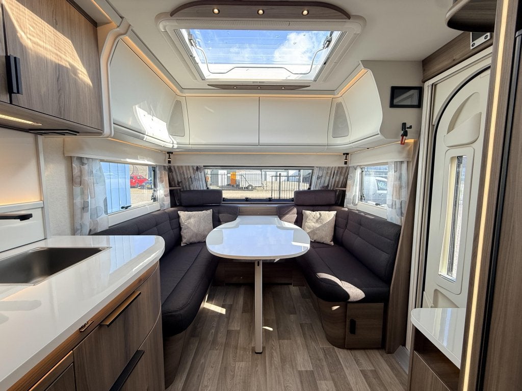 Kabe Briljant 470 XL, Caravans en Kamperen, Caravans, Bedrijf, Kabe, 5 tot 6 meter, 1250 - 1500 kg