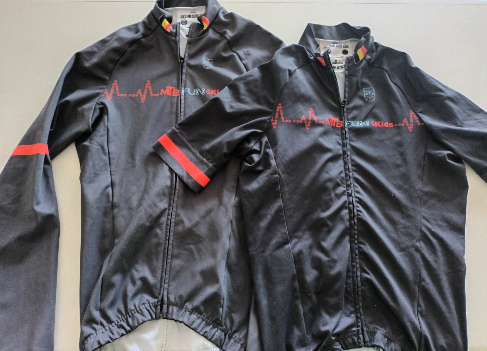paquet de vêtements de cyclisme taille 128 (ou 152), Neuf, Vêtements d'extérieur, Enlèvement ou Envoi, Autres tailles