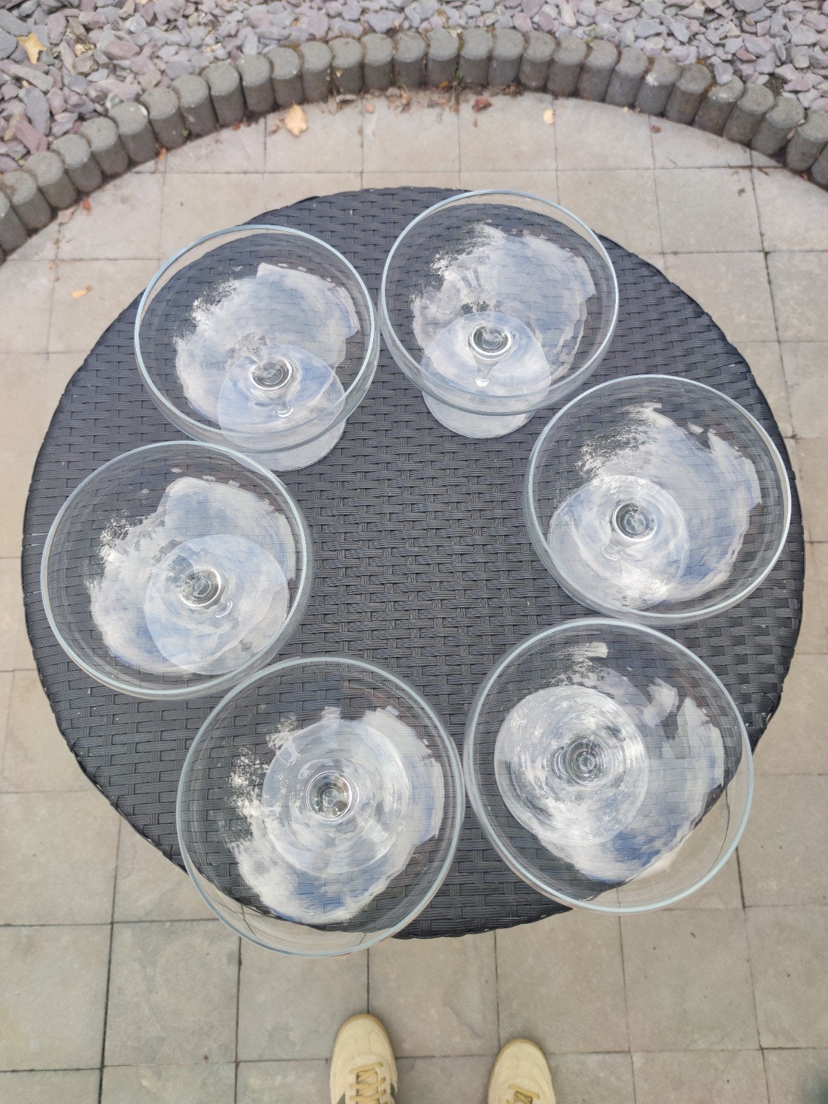 Glazen coupes, Ophalen