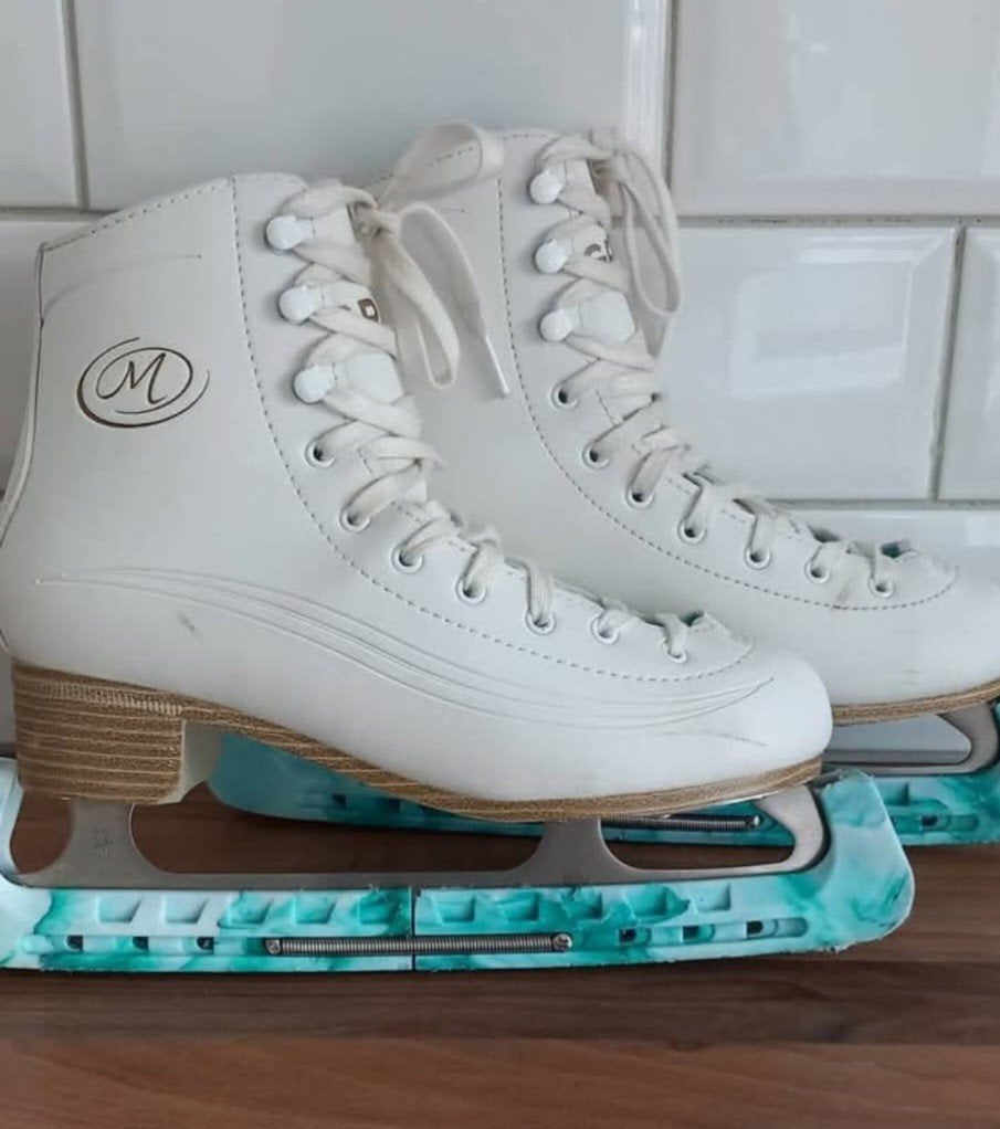 Kunstschaatsen 39 wit, Sport en Fitness, Ophalen, Zo goed als nieuw, Kunstschaatsen