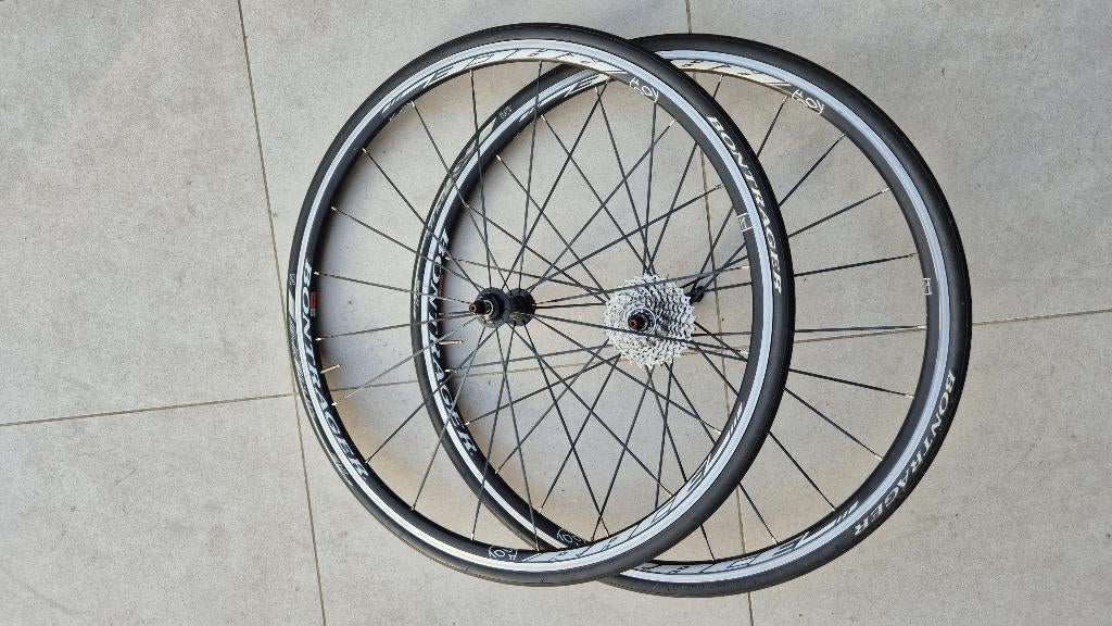 Voor en achter wielen Racefiets x 28 met banden “Bontrager”, Titanium, Zo goed als nieuw, Bontrager, Racefiets