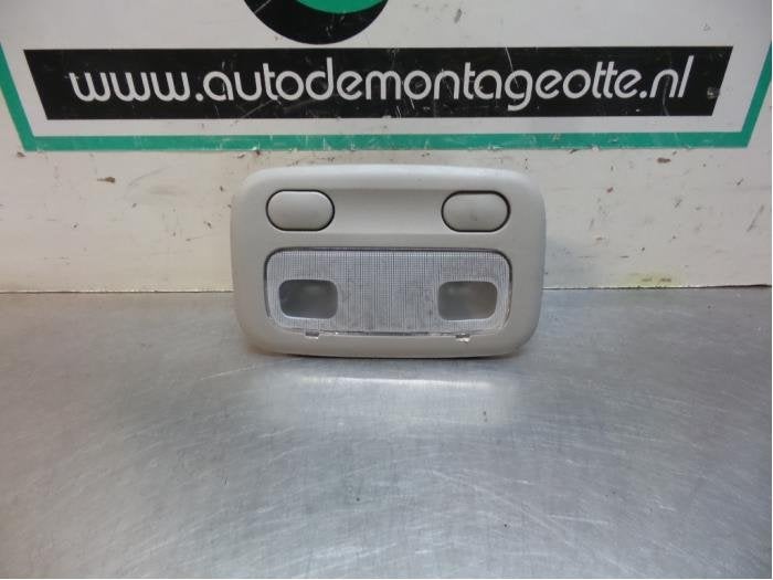 Eclairage intérieur avant d'un Nissan X-Trail (X-Trail 01-), -, Utilisé, -, Nissan