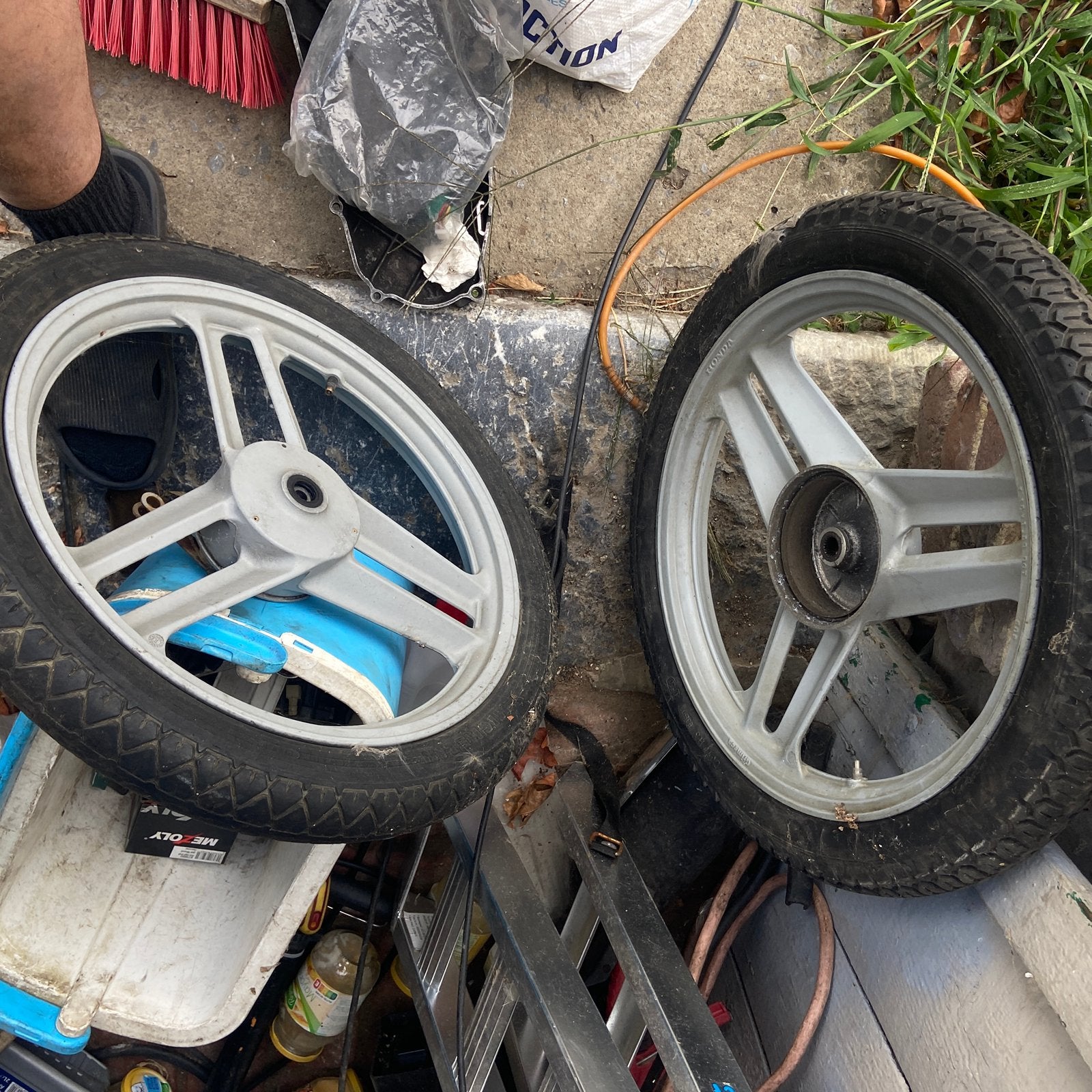 Set grijze originele wielen honda wallaroo, Enlèvement