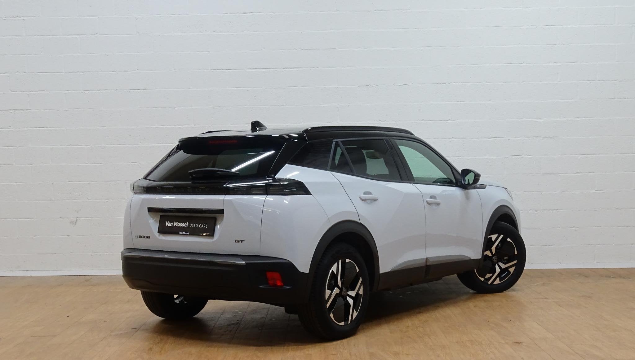 Peugeot 2008 1.2 HYBRID 145 e-DSC6 GT, Auto's, Peugeot, Stof, Gebruikt, 145 pk, 110 g/km