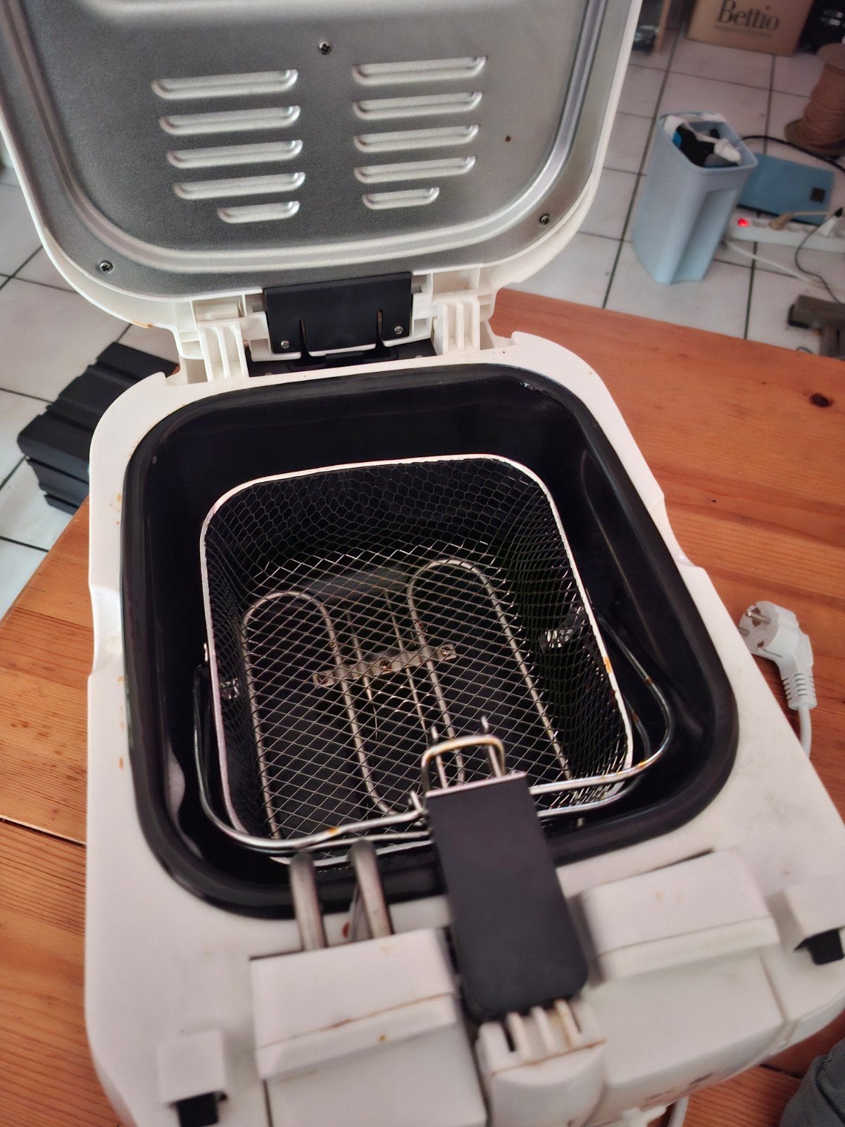 Grote frituurpan, Elektronische apparatuur, Ophalen