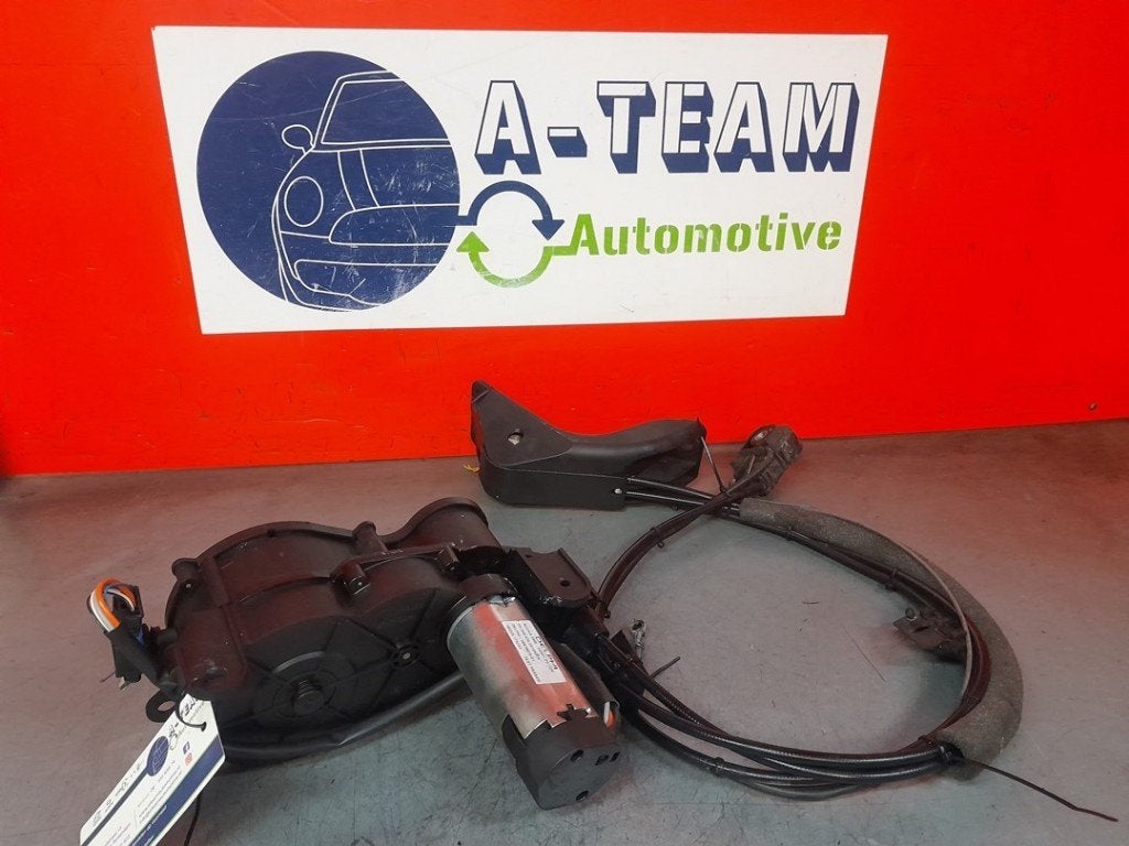 PORTE COULISSANTE MOTEUR DROIT Peugeot 1007 (KM), Kontakt-peugeot@peugeot.com, Utilisé, Peugeot Deutschland GmbH, Bahnhofsplatz
65423  Rüsselsheim, DE