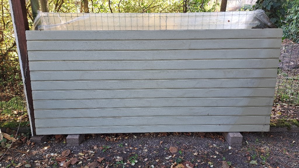 Houten poort delen, Stalling