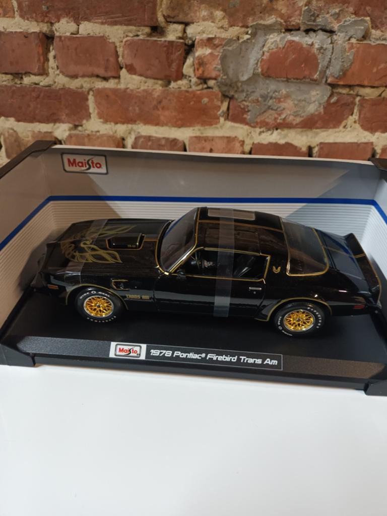 Schaalmodel pontiac Firebird transam zwart ,schaal 1/18., Ophalen of Verzenden