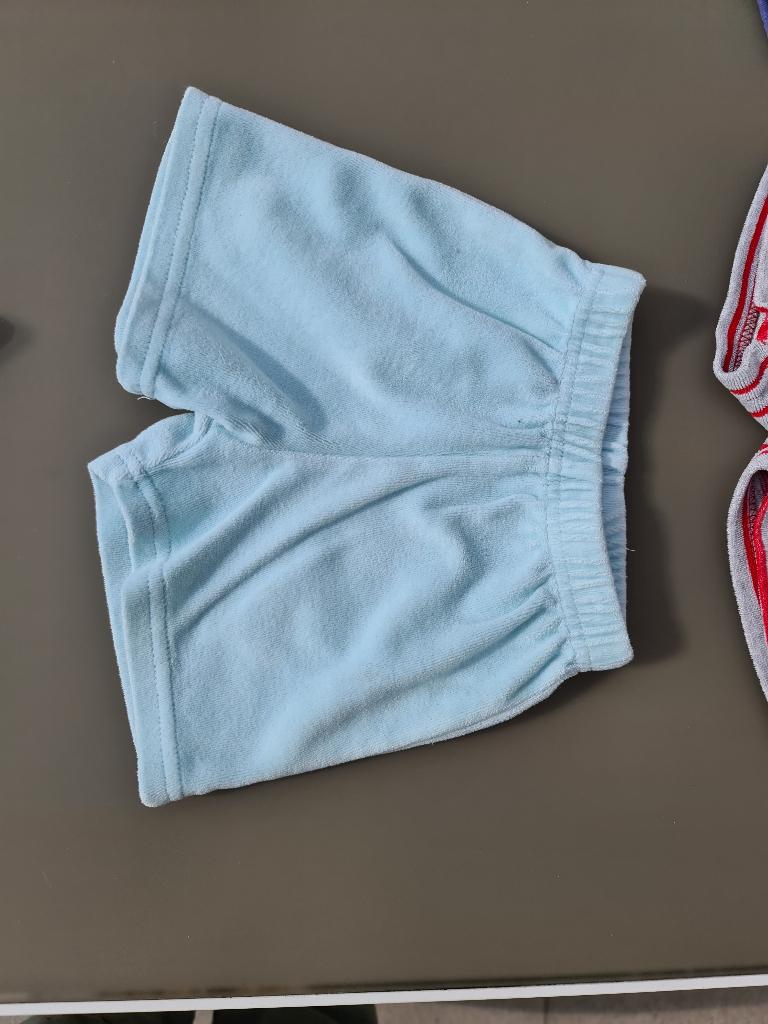 licht groene korte broek 74, Kinderen en Baby's, Babykleding | Maat 74, Ophalen, Zo goed als nieuw