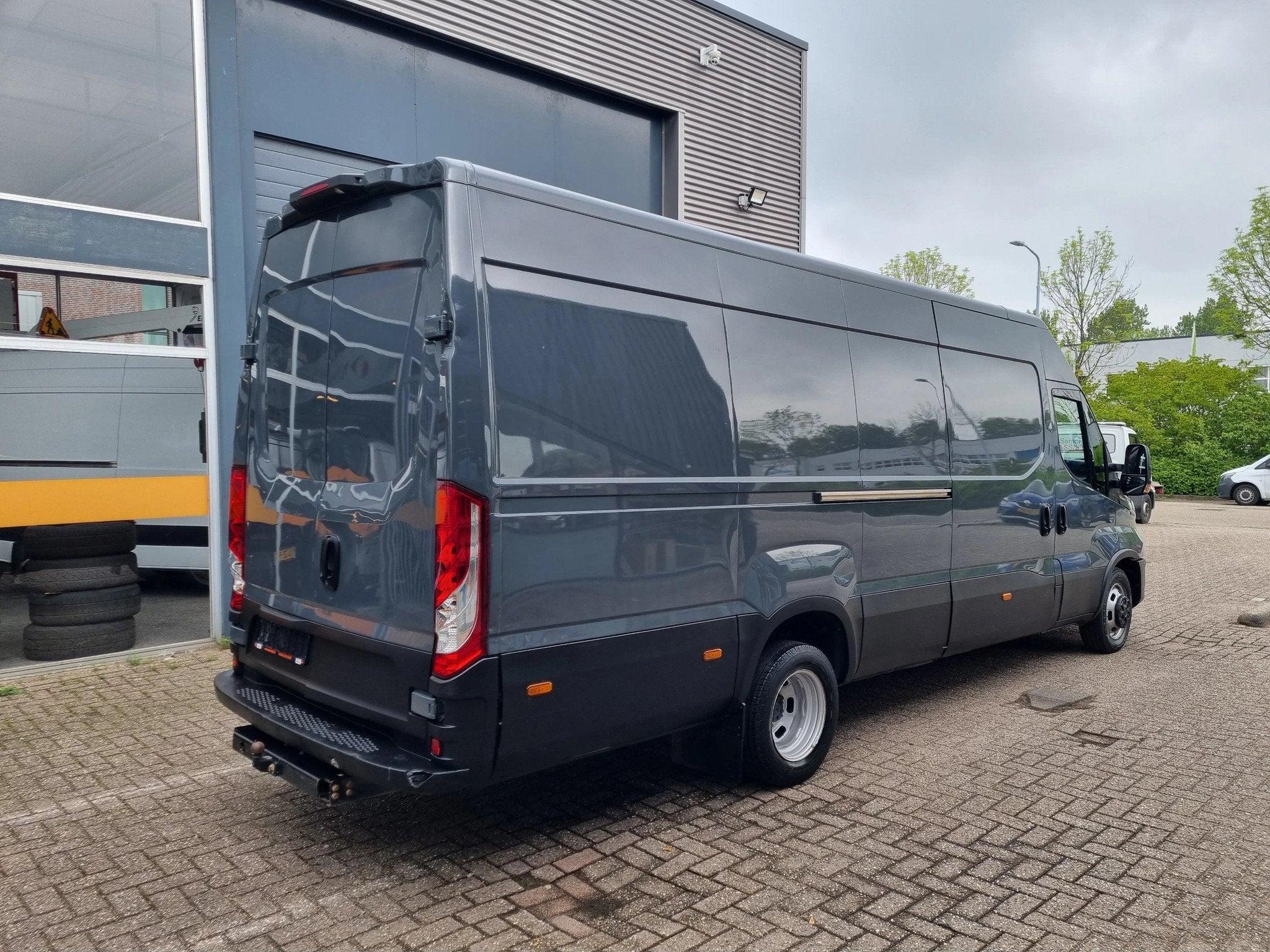 Iveco Daily 35C18 3.0D 180 PK L4H2 Maxi Hi-Matic Euro 6, Auto's, Bestelwagens en Lichte vracht, Achterwielaandrijving, Gebruikt