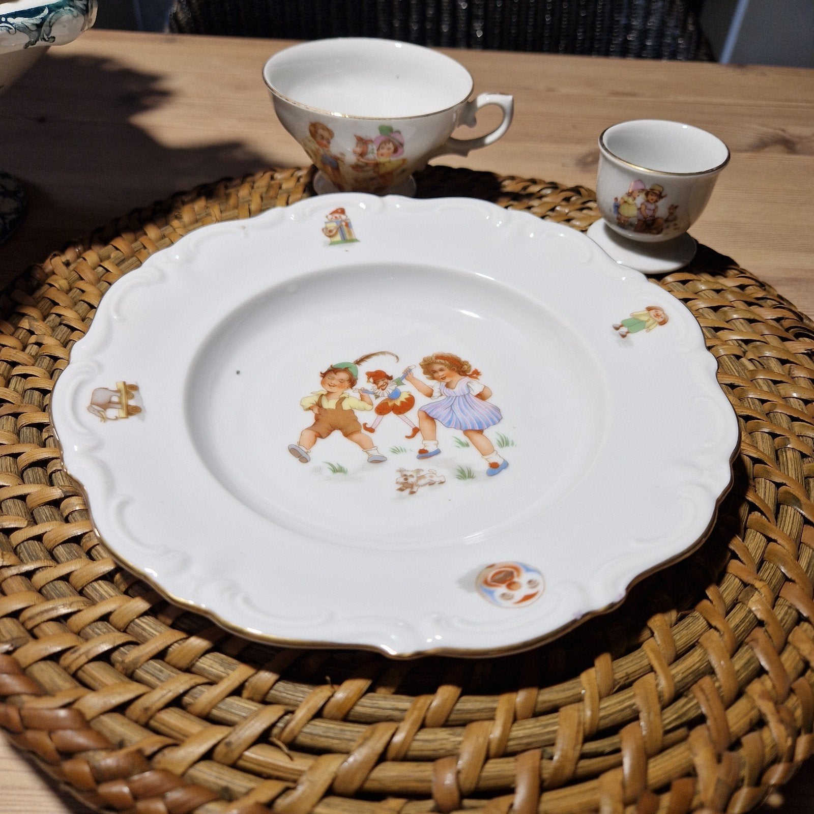 Service complet pour enfant en porcelaine, Antiquités & Art, Enlèvement ou Envoi