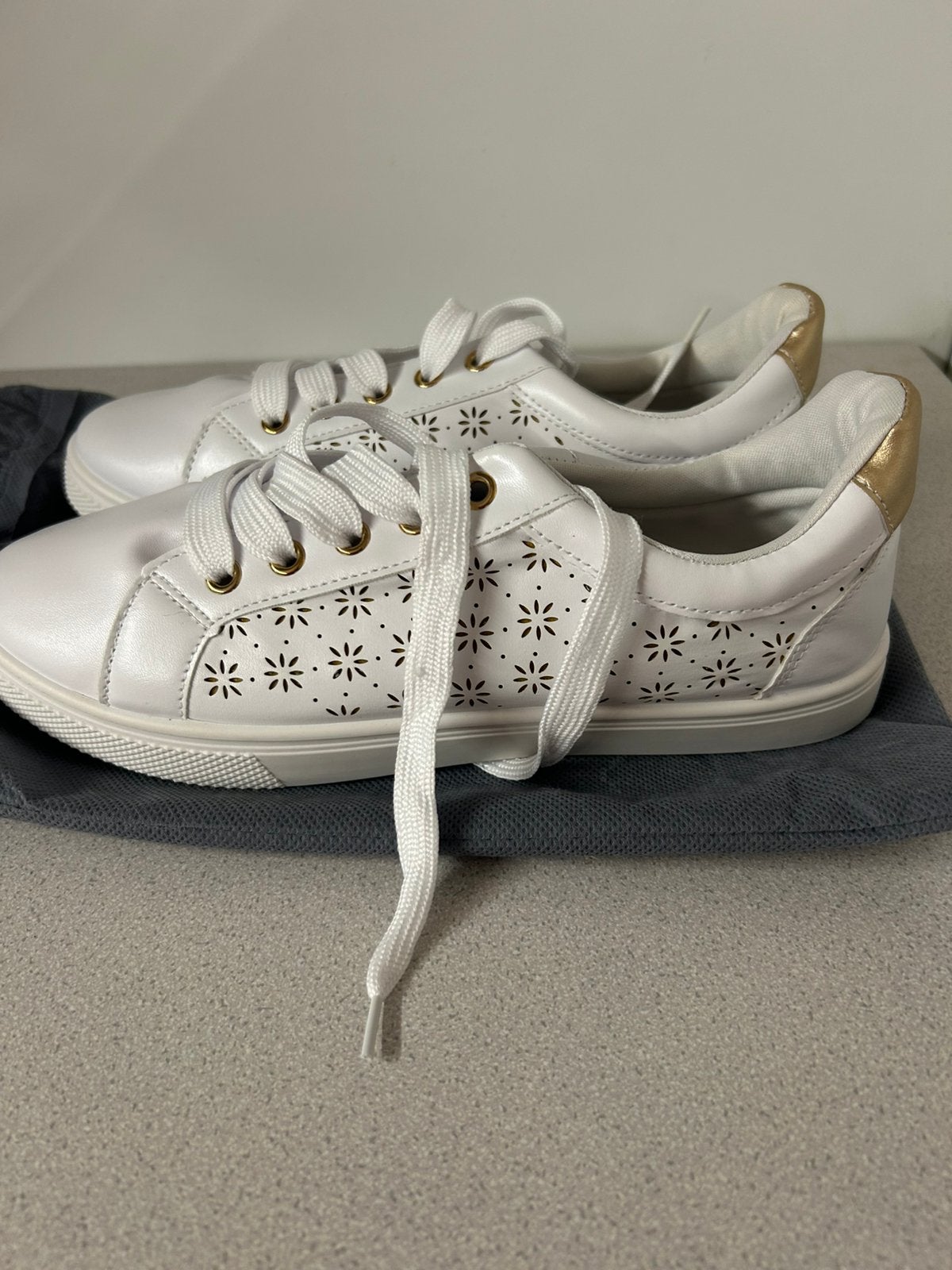 Basquettes blanches Damart, Wit, Nieuw, Ophalen of Verzenden, Sneakers