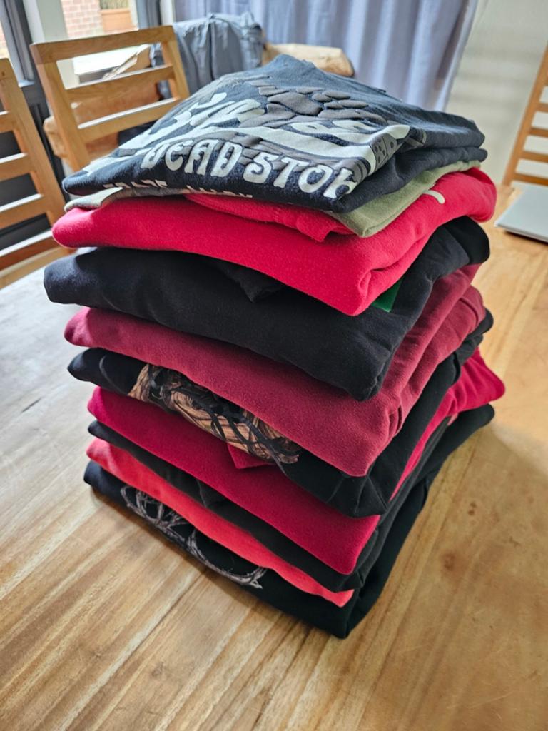 Lot de 8 pulls à capuches taille L et 2 t-shirt, Enlèvement ou Envoi