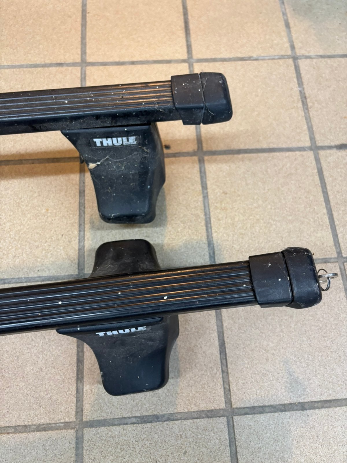 Barres de toit Thule complètes – 2 barres + 4 pieds, Enlèvement, Comme neuf