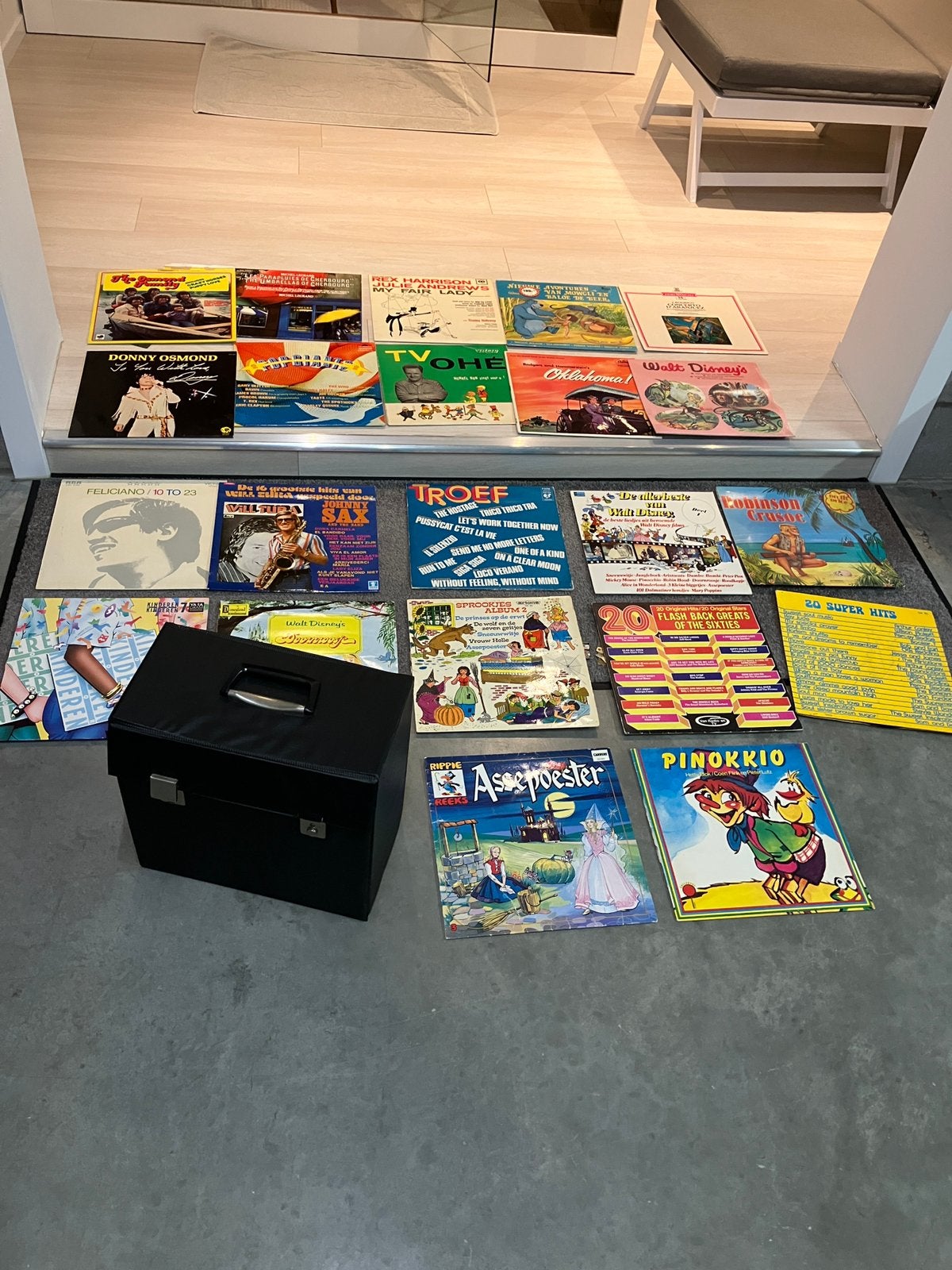 Bewaar kist / doos met 22 vintage LP’s / vinylplaten, Ophalen of Verzenden, LP