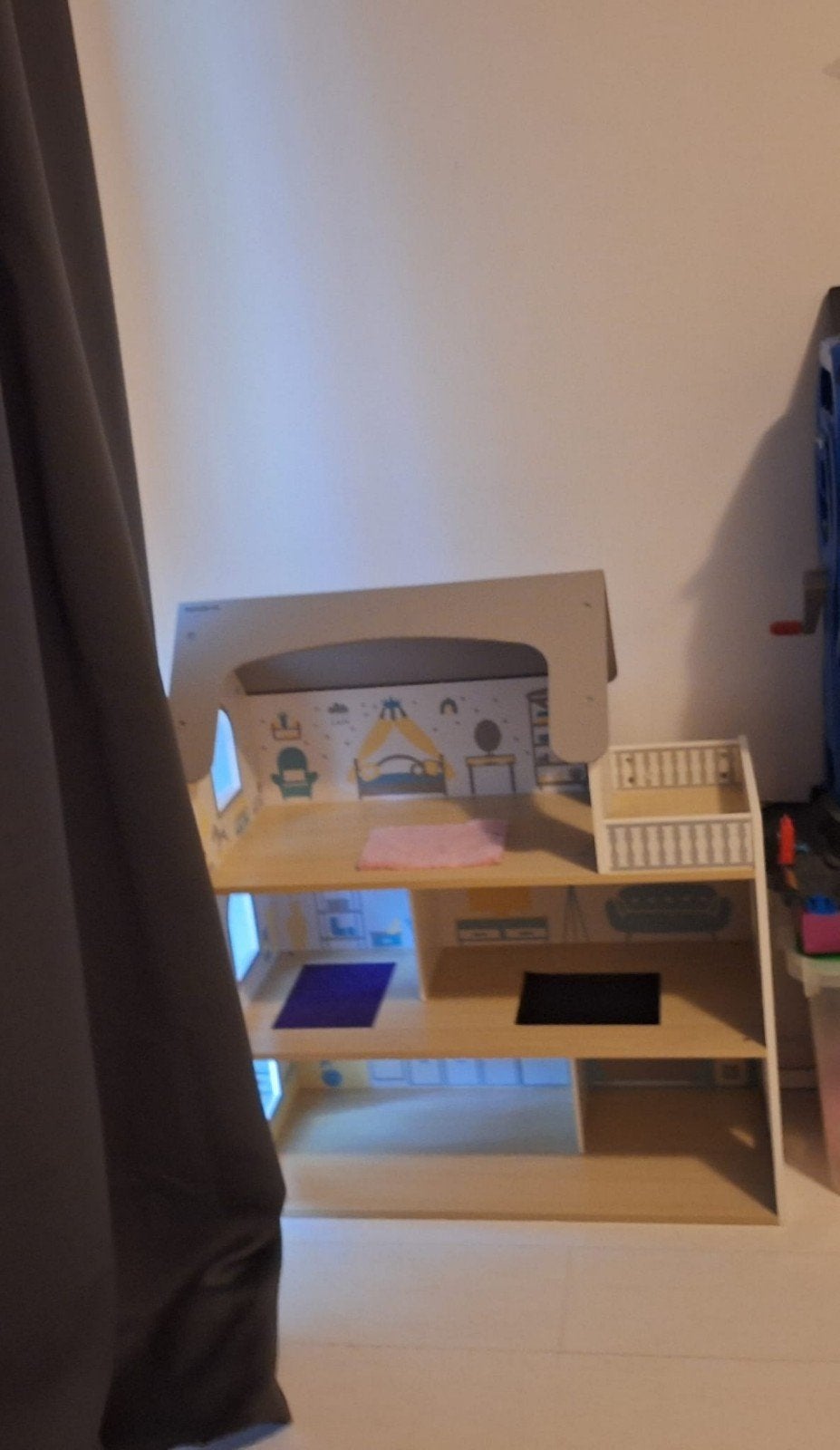 Poppenhuis, Elektronische apparatuur, Zonnebanken en Gezichtsbruiners, Ophalen
