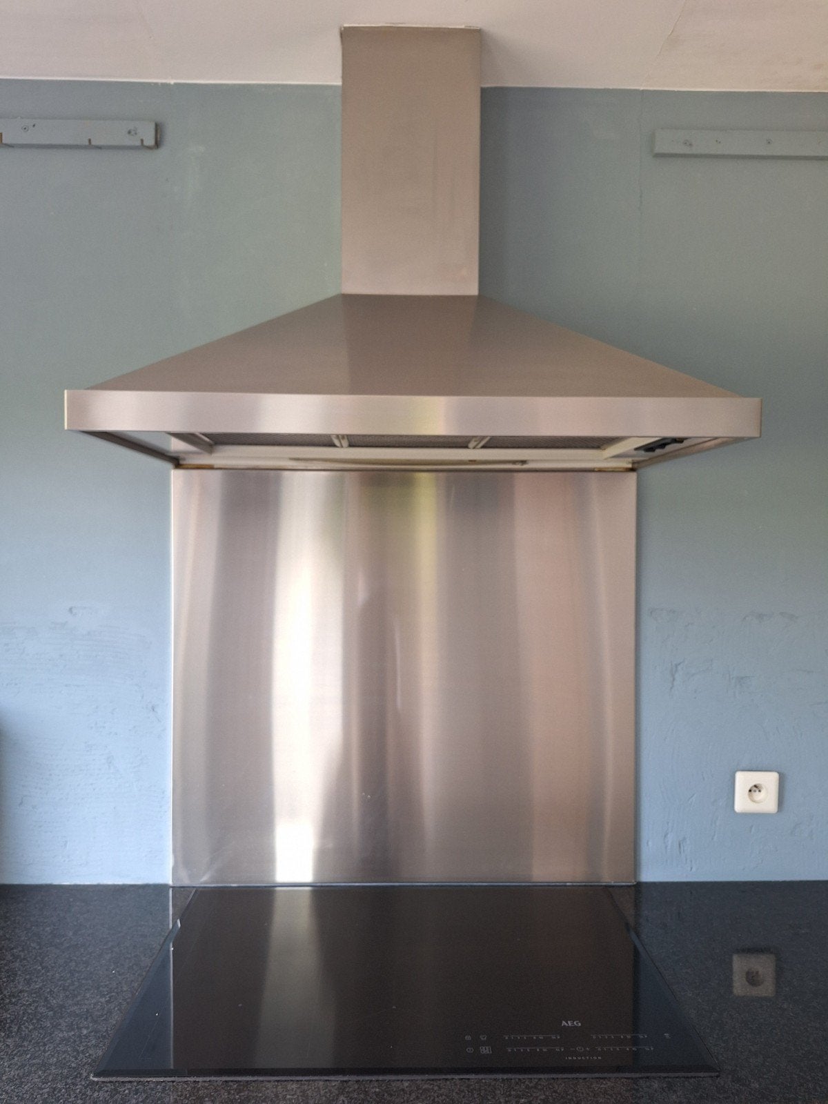 Decoratieve inox dampkap met externe motor en inox spatwand, Ophalen, Gebruikt, Wandschouwkap, Vrijstaand