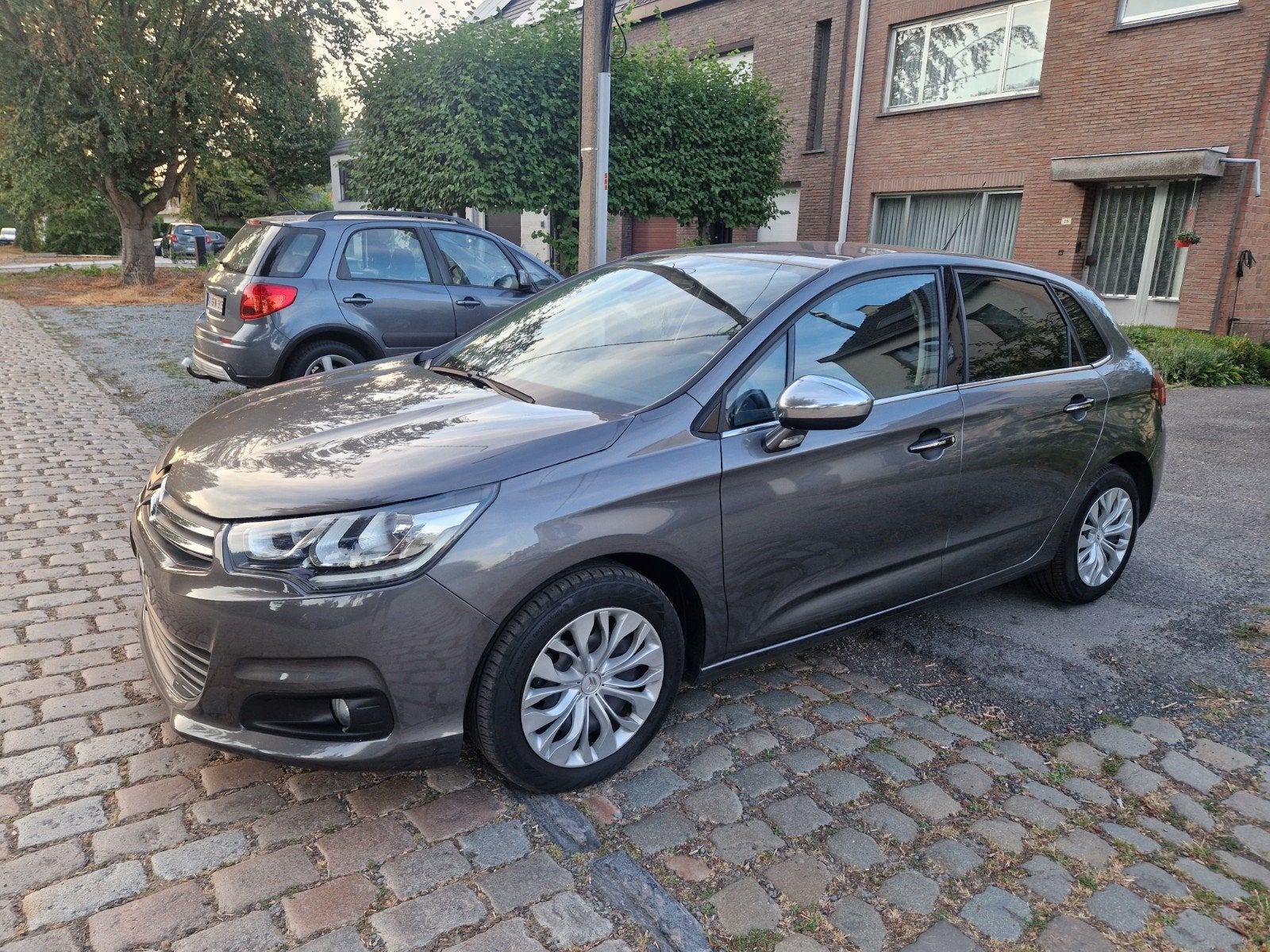 Citroen C4 benzine  2017bj 88 000 km
88000km
benzine 1.2l tu, Particulier, Te koop
