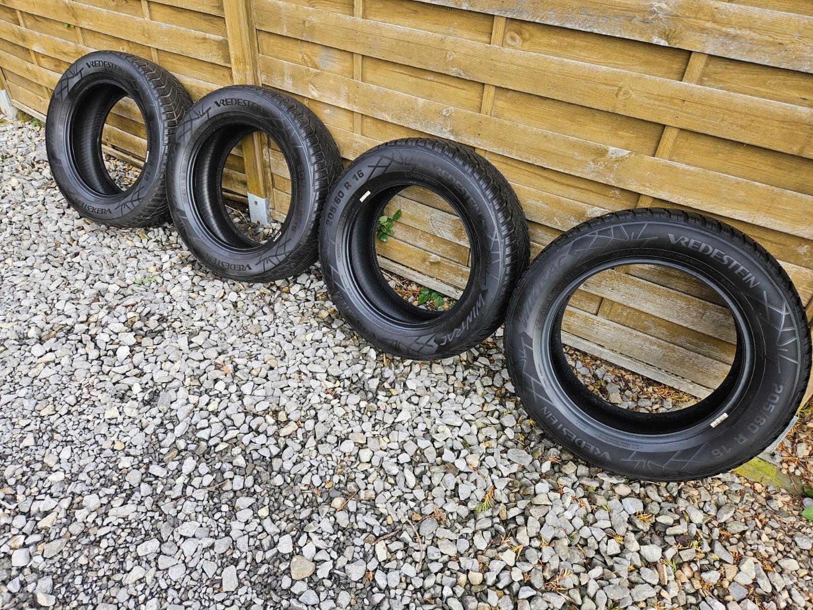 4 PNEUX HIVER 205/60 R16, Enlèvement, Comme neuf