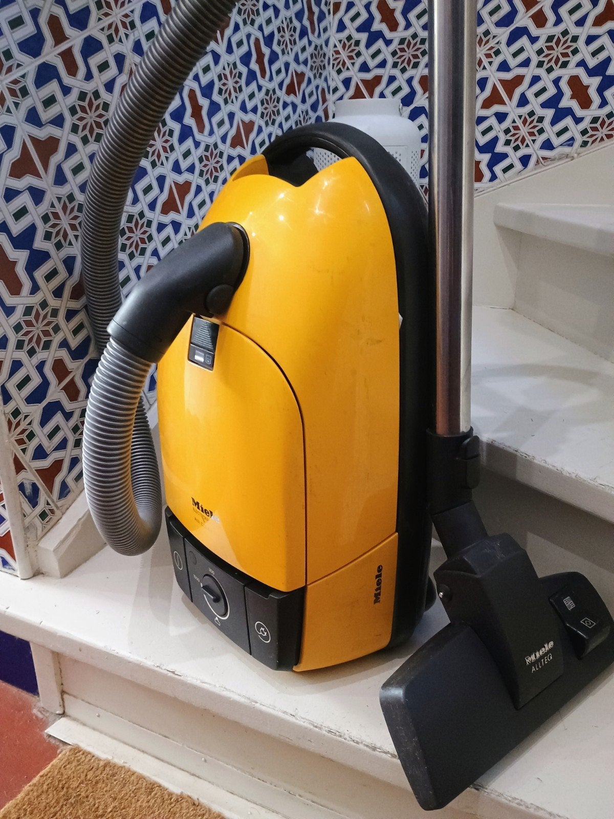 ASPIRATEUR MIELE 1500 wat, Enlèvement, Miele