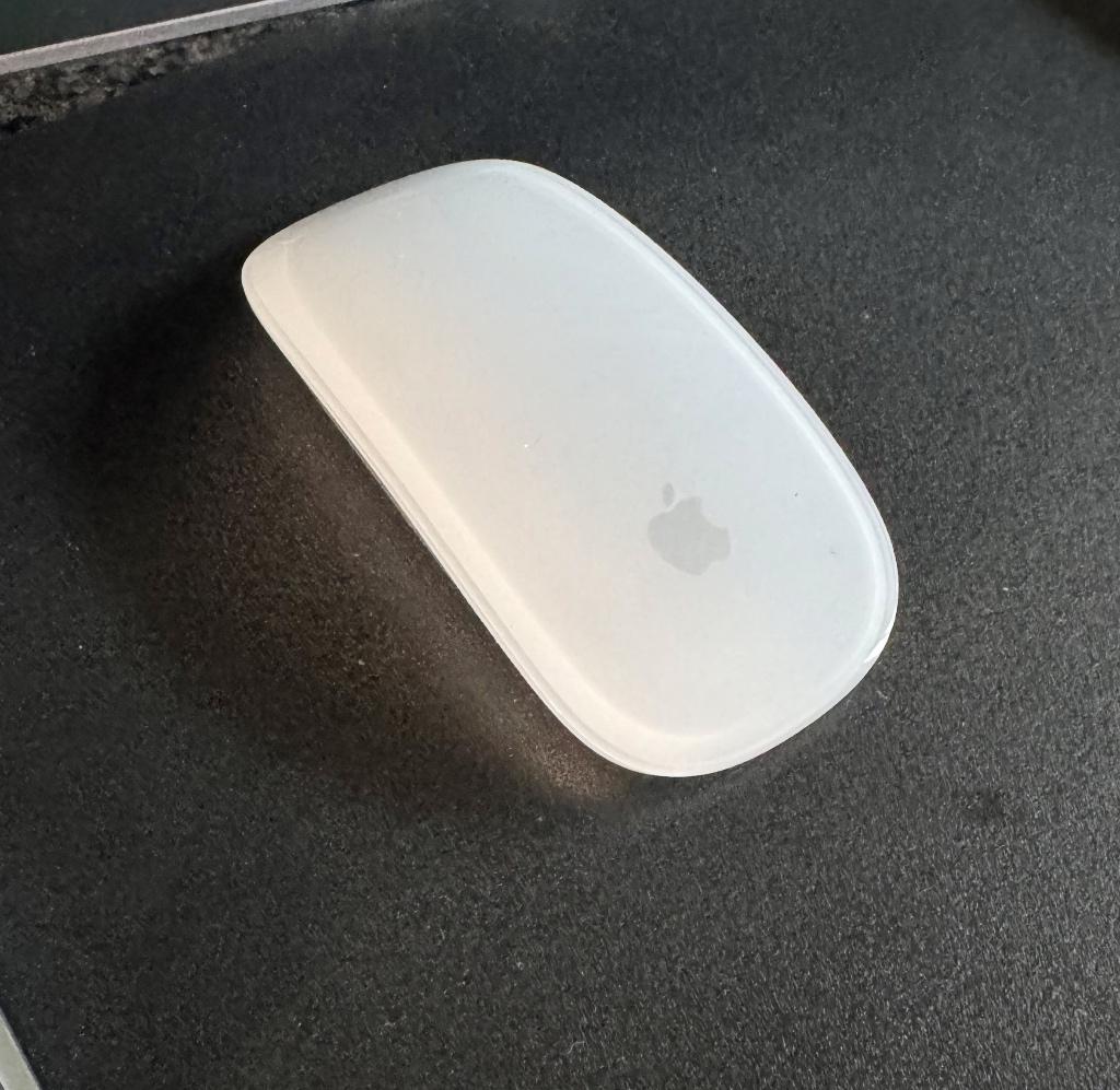 Apple Magic Mouse, Souris, Enlèvement ou Envoi, Comme neuf, Sans fil