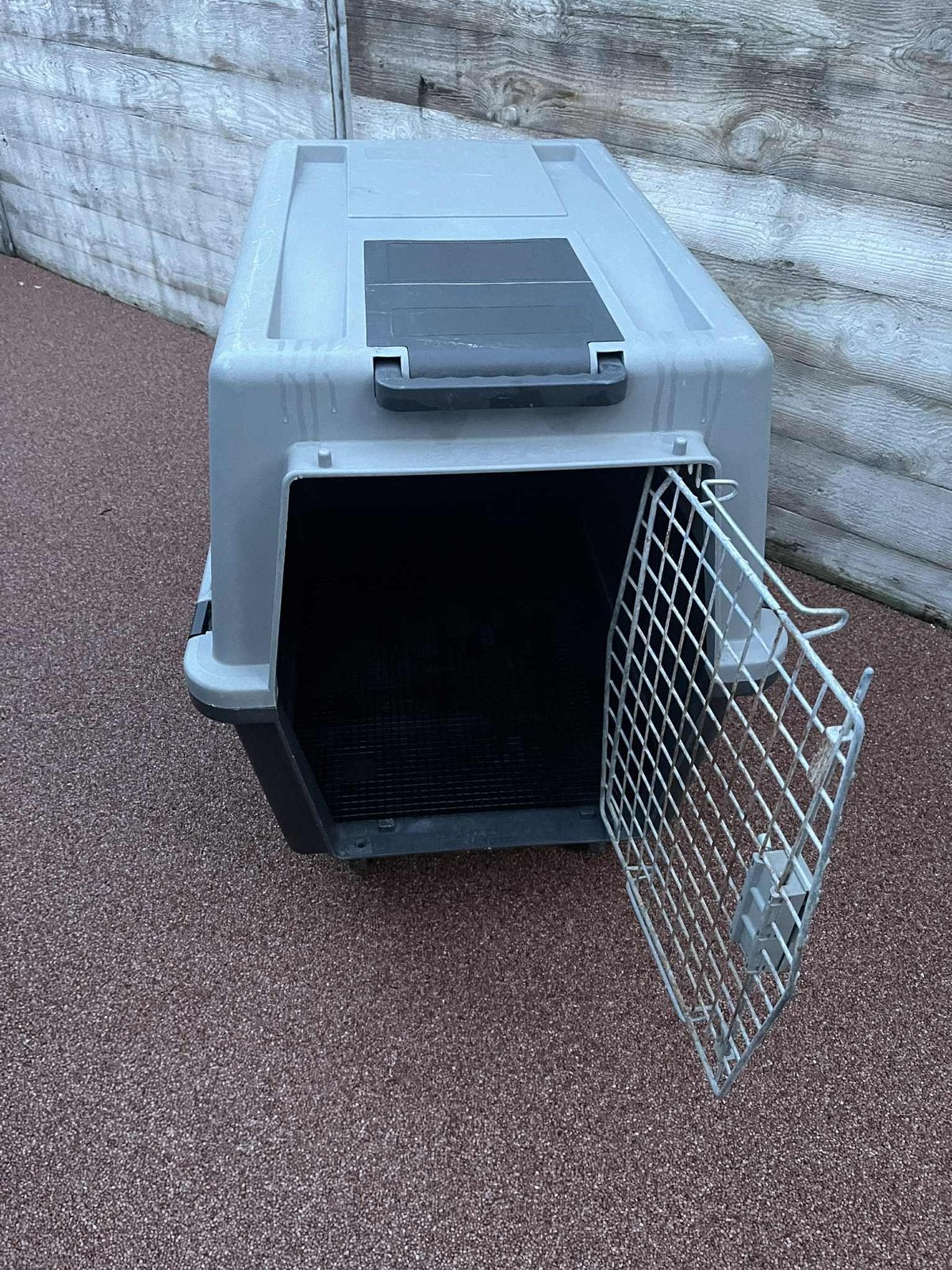 Bench voor middel grote hond, Enlèvement, Utilisé