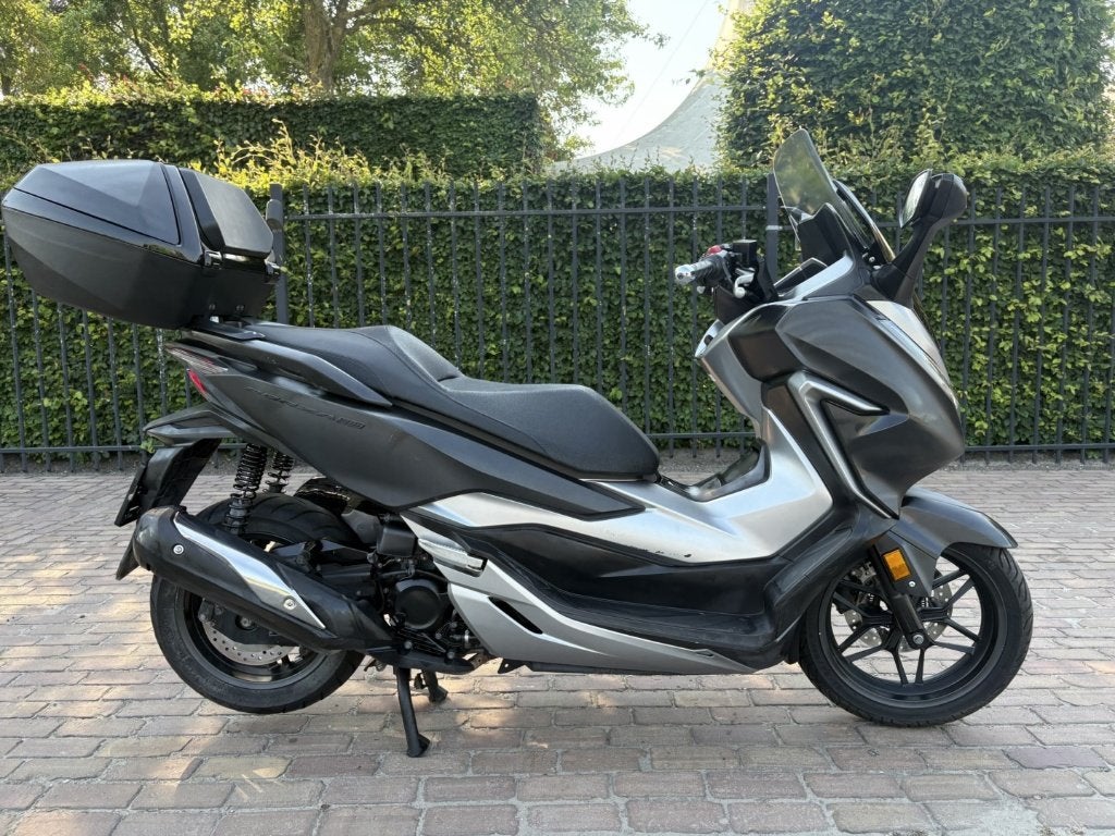Honda Forza 300 - ABS, 300 cc, Minimaal motorrijbewijs A2, Automaat, 1 cilinder