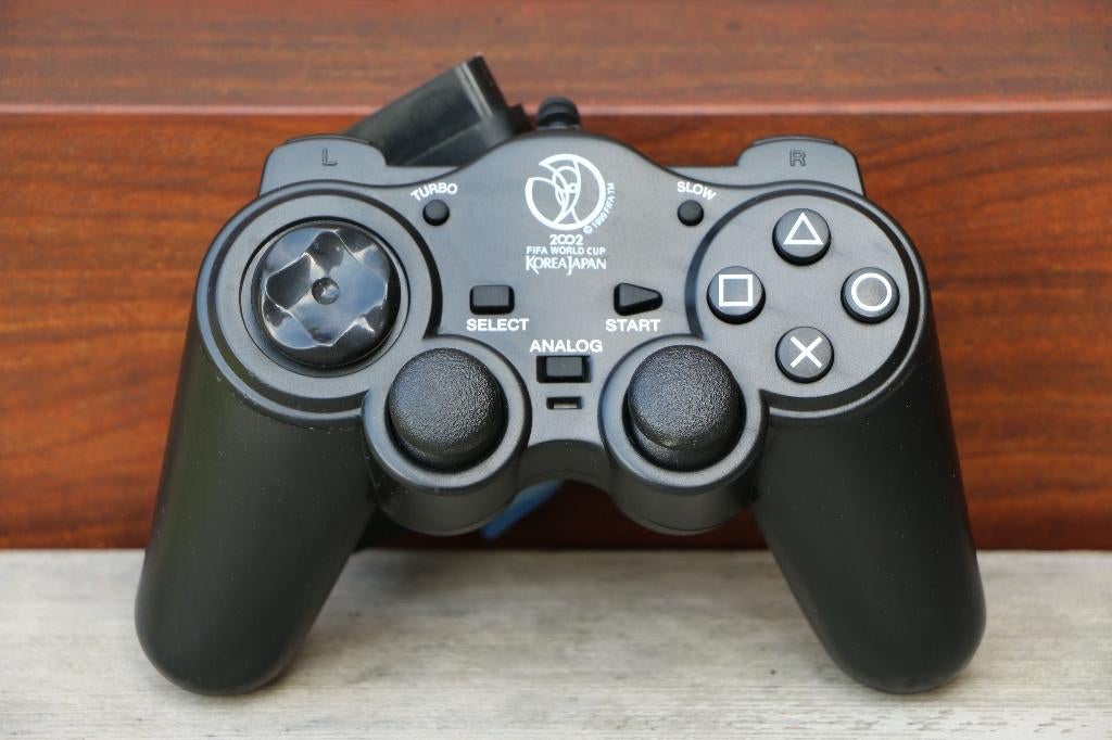 Thrustmaster 2002 Fifa World Cup Controller PS2, Consoles de jeu & Jeux vidéo, Enlèvement, Comme neuf, Contrôleur